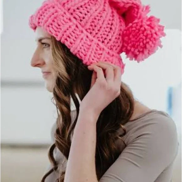 Bright Barbie Pink Knit over sized pompom Beanie - Picture 3 of 4